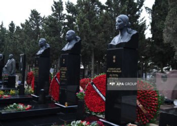 İkinci Fəxri xiyabanda onların məzarları ziyarət edildi – FOTOLAR