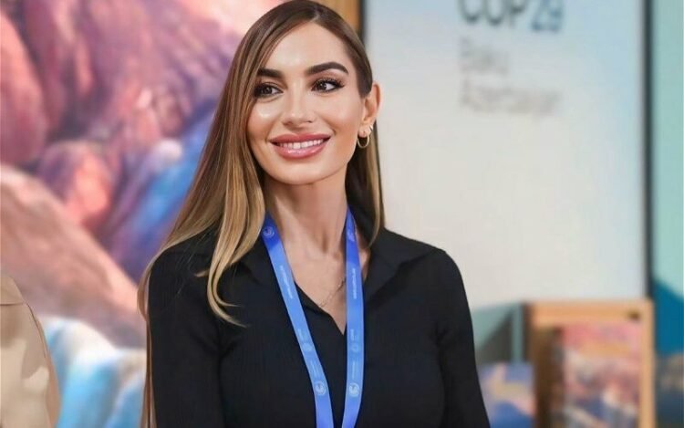 Arzu Əliyeva sərgidən paylaşım etdi – FOTO