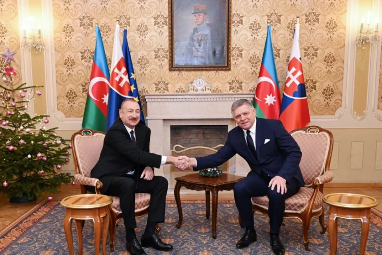 İlham Əliyev Slovakiyanın baş naziri ilə görüşdü – FOTO