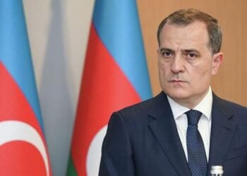 Ceyhun Bayramov özbək həmkarı ilə telefon danışığı apardı