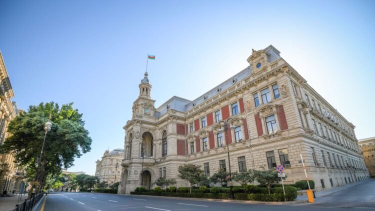 Bakıdakı icra hakimiyyətlərində bəzi şöbələr ləğv edildi