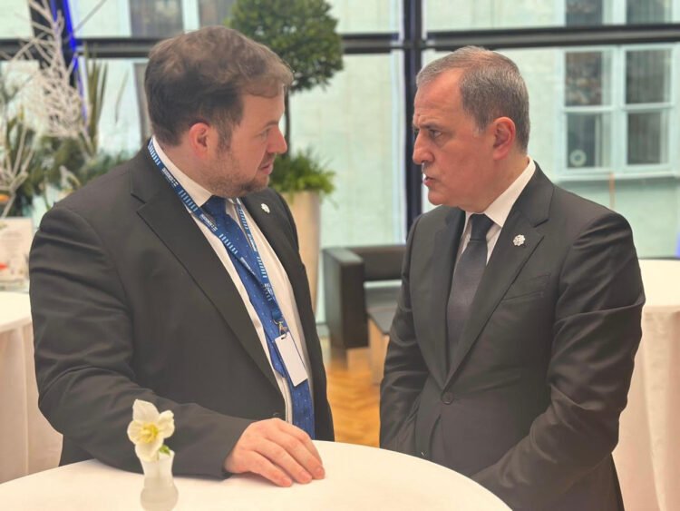 Ceyhun Bayramov Stiven Dauti ilə görüşdü – FOTO