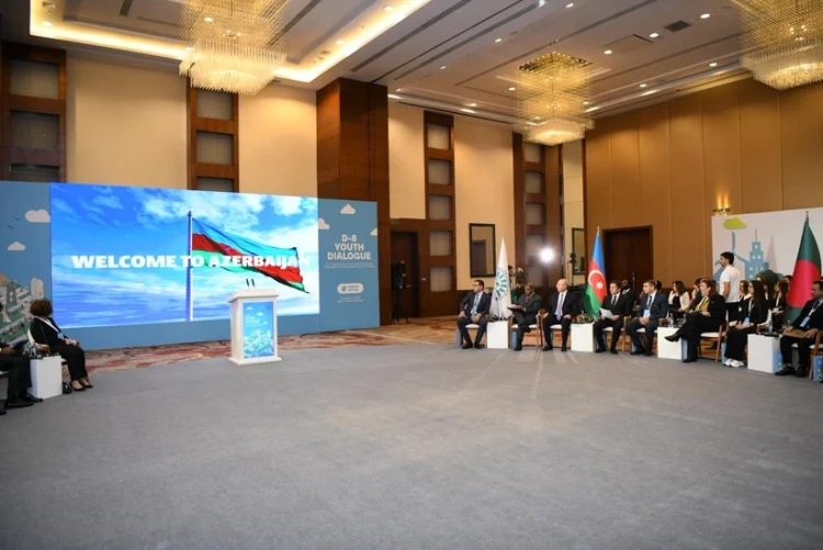 Bakıda ilk dəfə D-8 Gənclər Dialoqu keçirilir – FOTOLAR