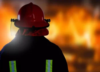 Bakıda üçotaqlı ev yandı