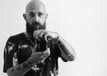 Bulvarda tanınmış fotoqrafın meyiti tapıldı – FOTOLAR