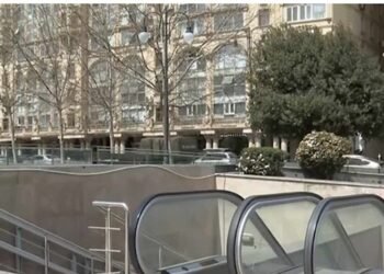 Bakıda yeraltı keçiddə eskalator qırıldı — Xəsarət alanlar var