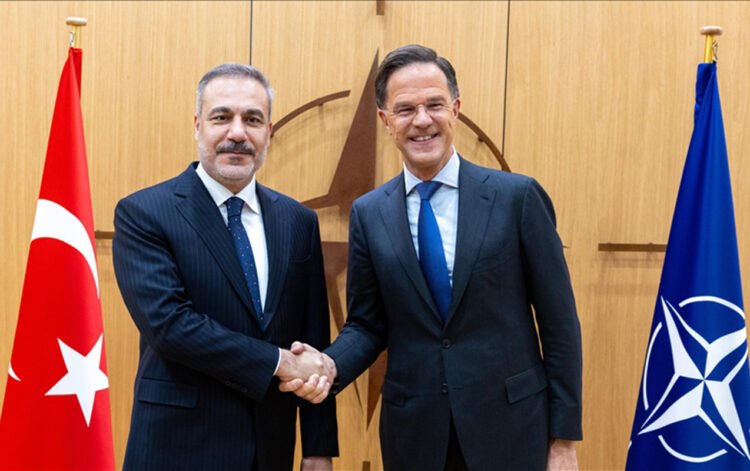 Fidan Rutte ilə müzakirə apardı