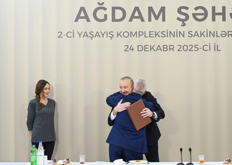 Prezident Ağdamda açılışda iştirak etdi, sakinlərlə görüşdü – FOTOLAR