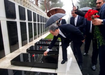 Əraqçi Şəhidlər xiyabanında – FOTOLAR