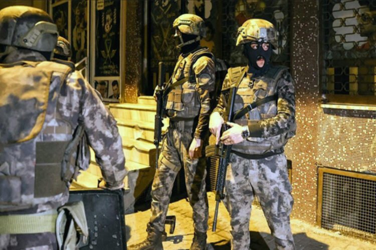 Türkiyədə İŞİD əməliyyatı: 100-dən çox şübhəli saxlanıldı