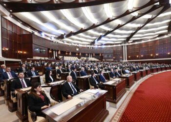 Parlamentdə dövlət büdcəsi müzakirə edilir