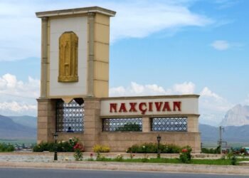 Naxçıvanda DƏHŞƏT: Ürəyi tutub ocağa yıxıldı, yanıb öldü