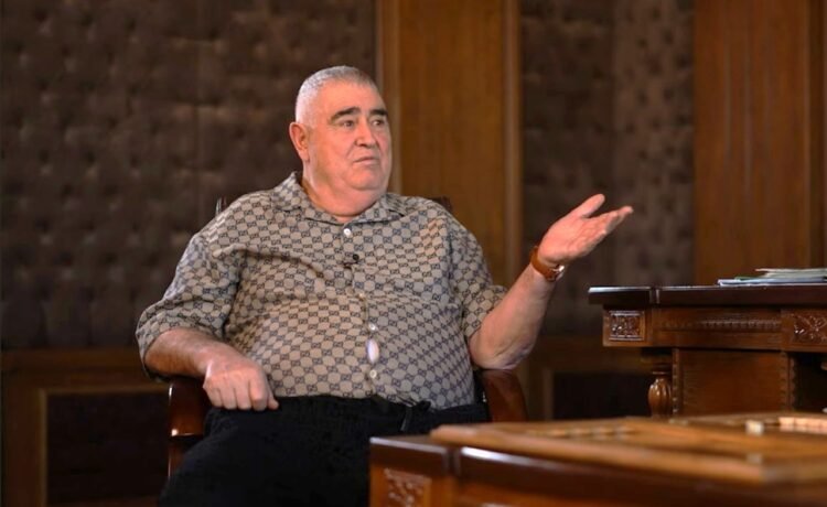 Kimin toyuğuna daş atmışdım? – “Şərurlu İsfəndiyar”