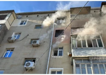 Sumqayıtda bina yandı – FOTOLAR