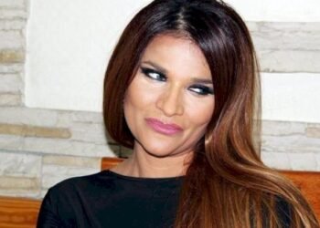 Xumar qızı tərəfindən öldürülən müğənni ilə bir arada – Arxiv video