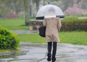 Sabah temperatur enəcək, yağış yağacaq