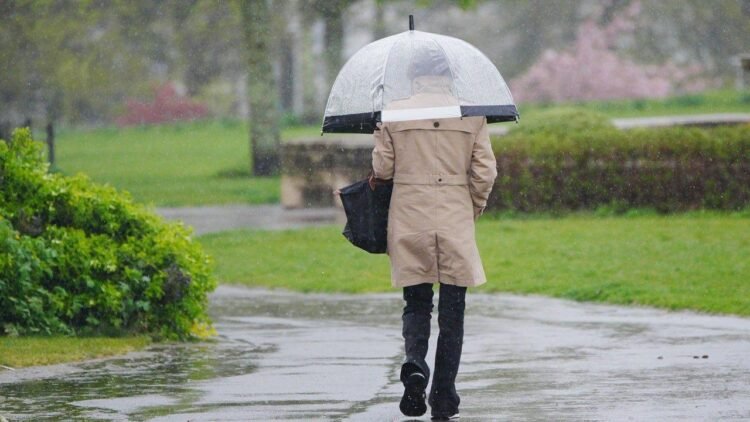 Sabah temperatur enəcək, yağış yağacaq