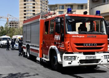 Bakıda bağça yanır