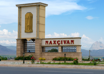 Naxçıvanda bu şəxsləri təltif etdilər