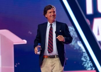 Siyasi zəlzələ: Taker Karlsonun Qrenlandiya açıqlaması NATO mübahisəsi yaratdı