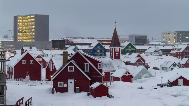 Kopenhagendən Vaşinqtona mesaj: Tramp Qrenlandiyanı ciddi müzakirə edir