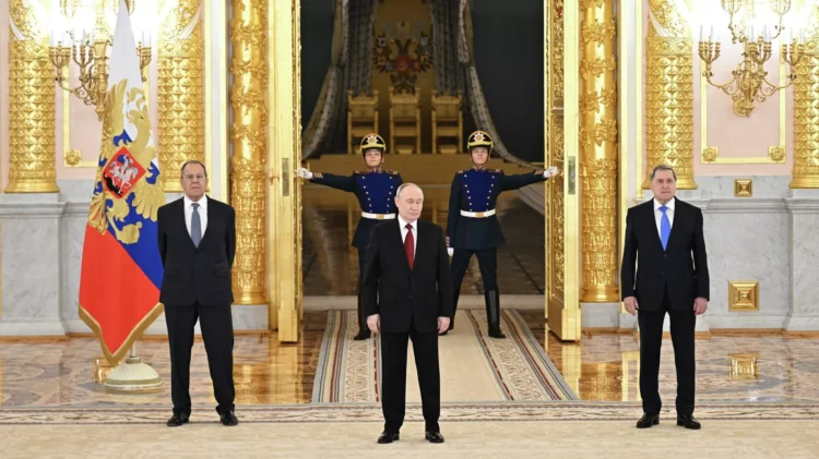 Putin: Dünyada diplomatiya bir tərəfli və təhlükəli hərəkətlərlə əvəz olunur