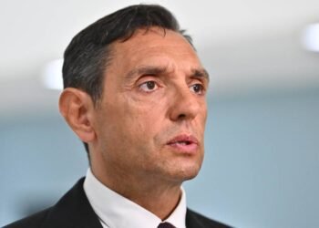 Müdafiə naziri açıqladı: Qərb Ukraynanı pərdə kimi istifadə edir