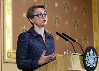 Avropada fikir ayrılığı: Britaniya Paris və Romanın Rusiya təşəbbüsünü qəbul etmədi