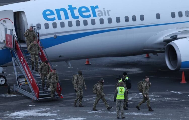 Qrenlandiyada hərbi mövcudluq artırılır: Danimarka qərb bölgəyə əlavə qüvvə göndərir