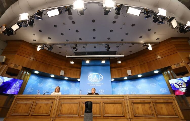 Lavrovdan sərt mesaj: Rusiya “qaydalara əsaslanan dialoq”u qəbul etmir