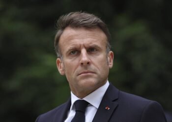 Makronun çağırışı: Rusiya ilə münasibətlərdə Avropa kənarda qalmamalıdır