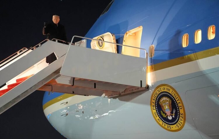 Texniki problem Davos səfərini yarımçıq qoydu: prezident təyyarəsi geri döndü