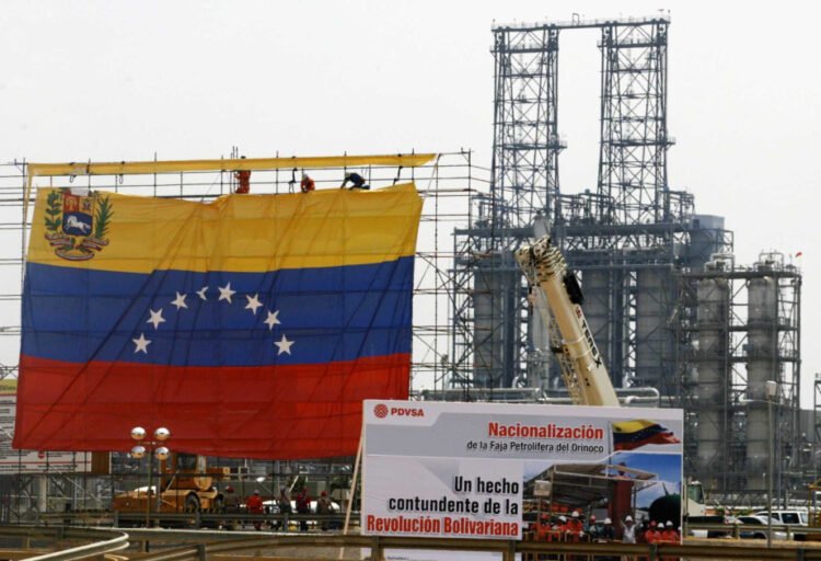 Venesuela planı: ABŞ neft şirkətlərinə milyardlarla dollar tələbi qoydu