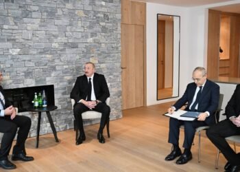 İlham Əliyev Davosda Morten Dirholm ilə görüşdü