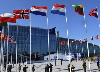 Paris NATO üzvlüyünü yenidən qiymətləndirir