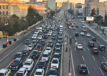 Bakının bir sıra yollarında tıxac yaranıb
