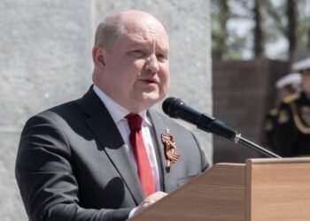 Dron hücumu şəhərdə panikaya səbəb oldu — iki çoxmənzilli bina zədələndi