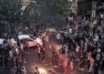 İran küçələrində qan töküldü: polis generalı öldürüldü