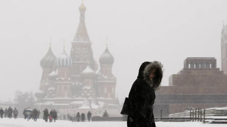 Moskvaya 56 ilin ən şiddətli qarı yağdı