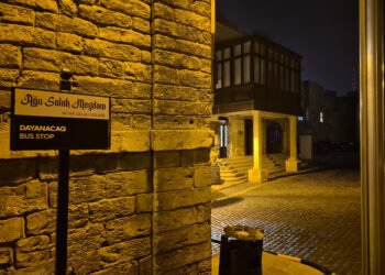 İçərişəhərdəki meydana Eldar Mansurovun babasının adı verildi – Foto