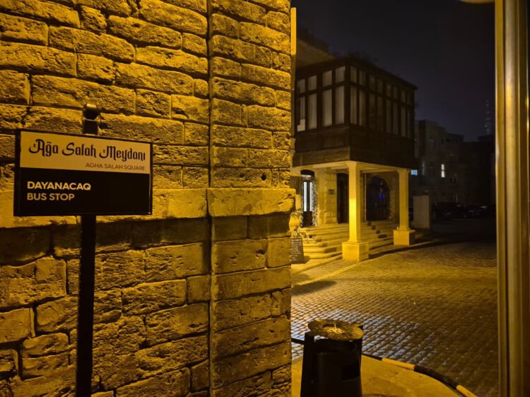 İçərişəhərdəki meydana Eldar Mansurovun babasının adı verildi – Foto