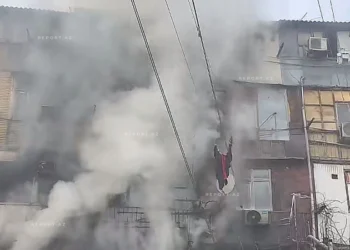 Binəqədidə bina yandı: 30 nəfər təxliyə edildi – VİDEO