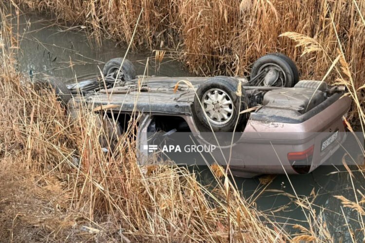 Ucarda maşın kanala aşdı: müəllim öldü – FOTOLAR