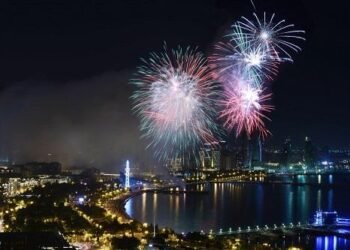 Bakıda atəşfəşanlıq keçirildi – Fotolar