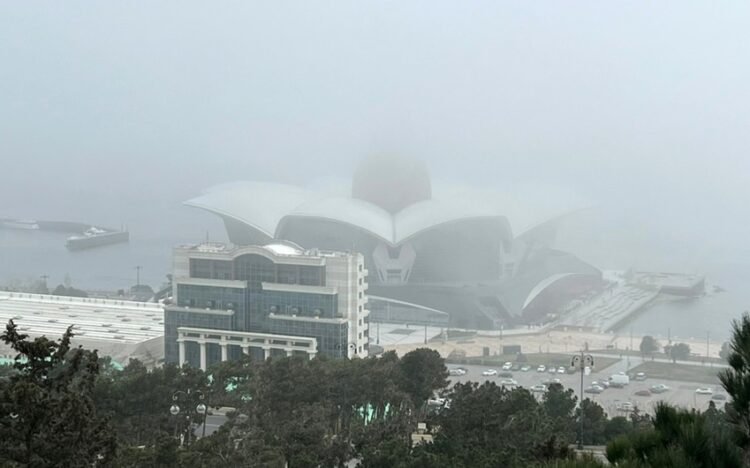 Duman olacaq, külək əsəcək – Sabahın havası