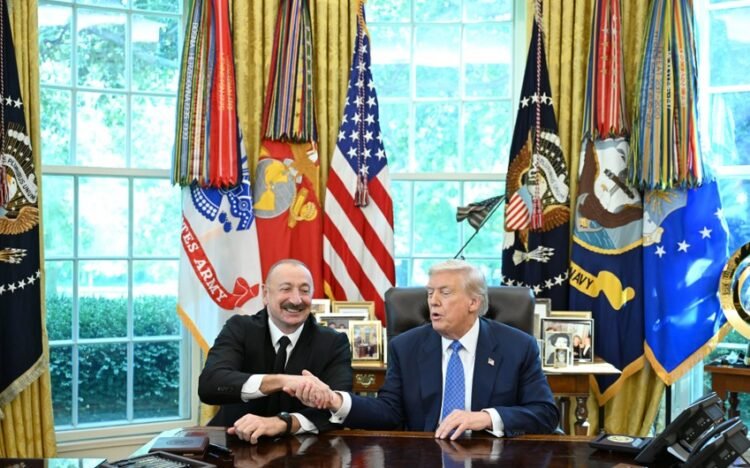 Trampdan Əliyevə: “Hörmətli cənab Prezident! Böyük şərəf duyuram!”
