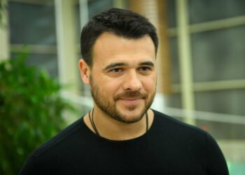 Emin anası və qızını belə təbrik etdi – VİDEO