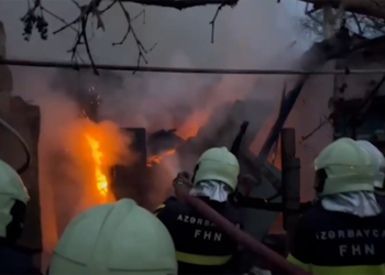 Qazaxda köməkçi tikilidə yanğın – VİDEO