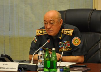 Nazir polkovniki təqaüdə göndərdi