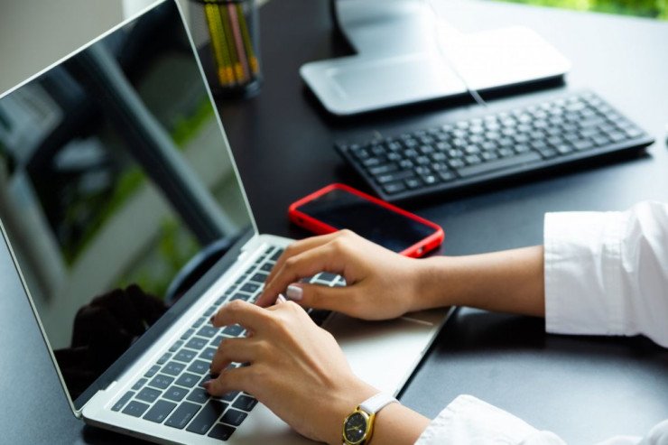 Məsafədən iş əmək müqaviləsi ilə tənzimlənəcək